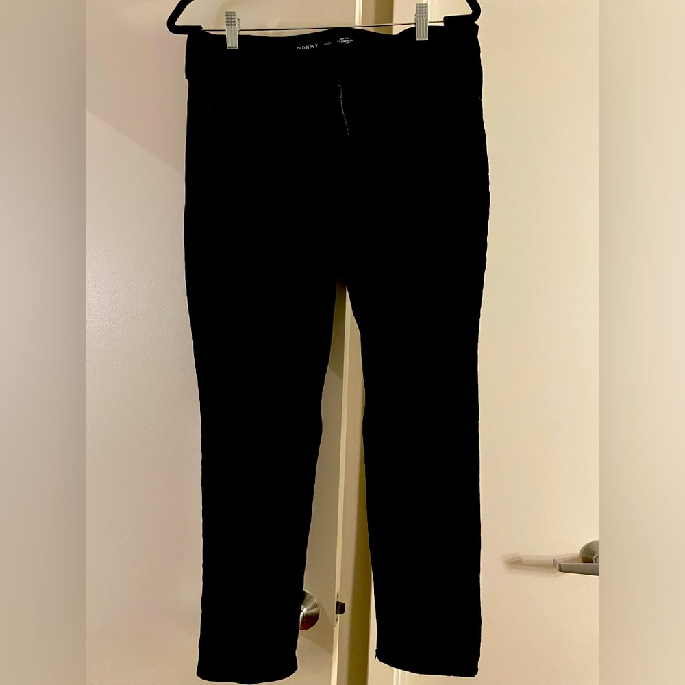 Old Navy Black Mid rise power slim straight jeans. size 10 short